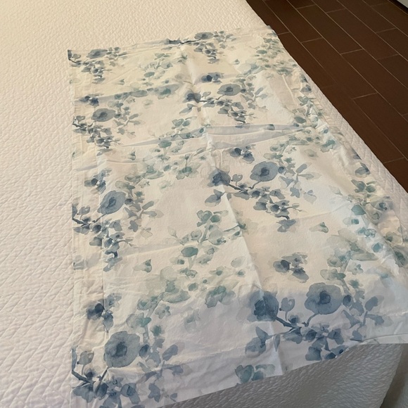 Pottery barn king duvet set Floral Blue and White - Picture 9 of 10